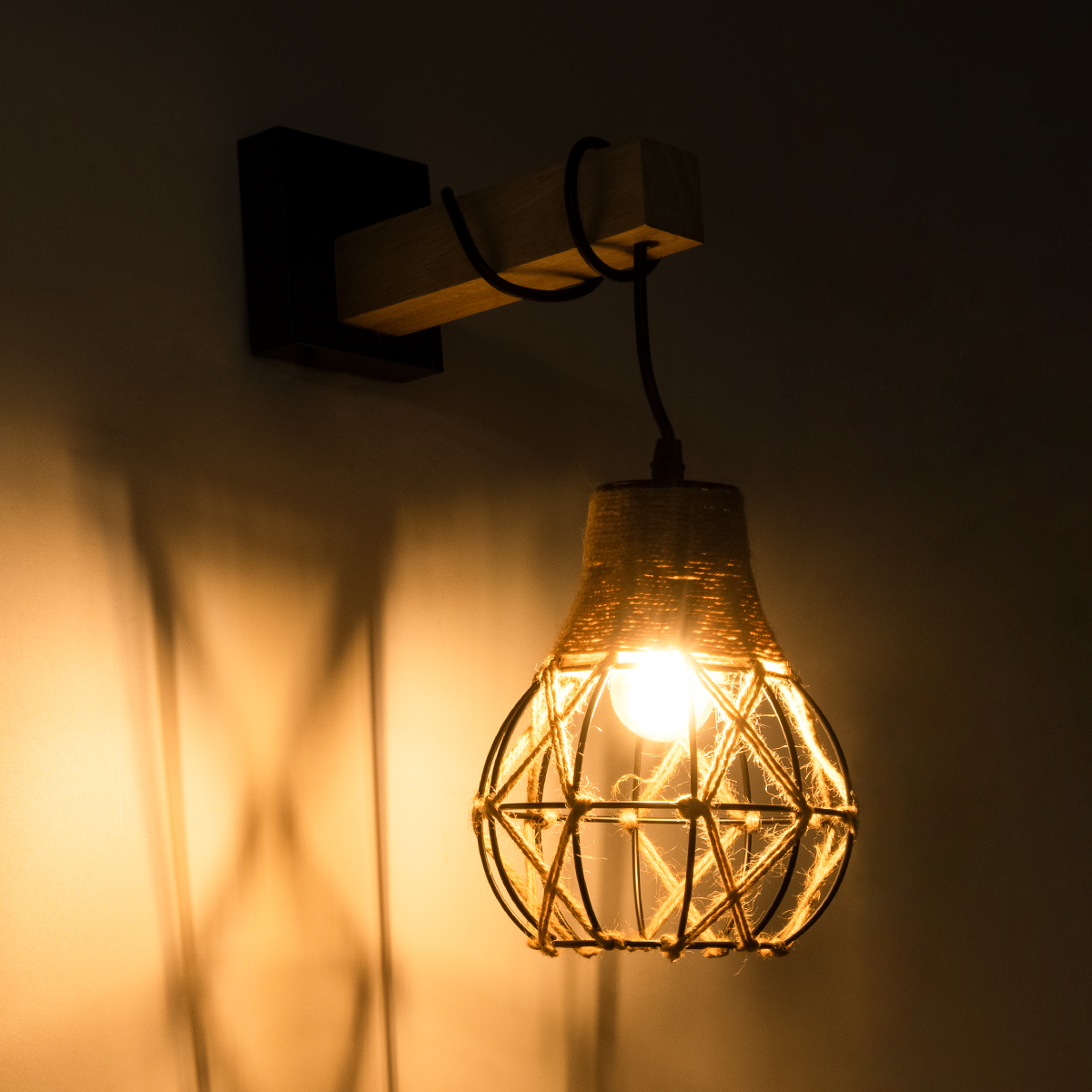 GloboStar® BELLARIVA 01962 Boho Επιτοίχιο Φωτιστικό Απλίκα Μονόφωτο 1 x E27 IP20 Μαύρο Μέταλλο, Μπεζ Σχοινί με Μπεζ Ξύλο - Μ10 x Π26 x Υ40cm