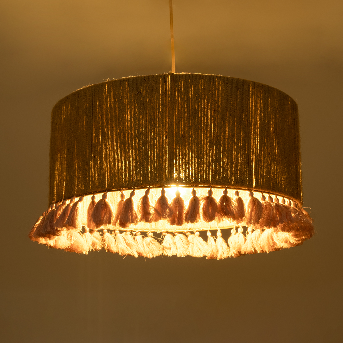 GloboStar® PUERTORICO 02096 Boho Κρεμαστό Φωτιστικό Καπέλο Μονόφωτο 1 x E27 IP20 Μπεζ & Ροζ Σχοινί - Μ50 x Π50 x Υ27cm
