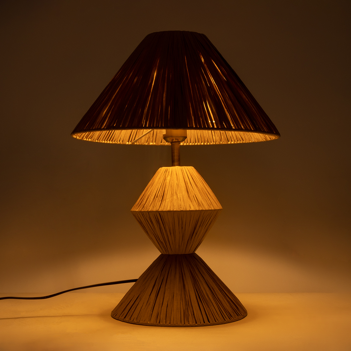GloboStar® LUANA 02107 Boho Επιτραπέζιο Φωτιστικό Μονόφωτο 1 x E27 AC220-240V IP20 - Φ40 x Υ50cm - Μπεζ Καφέ Φυσική Ράφια Άχυρο Καπέλο