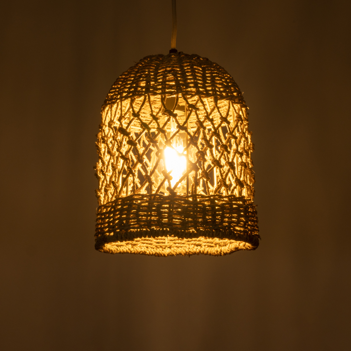 GloboStar® ECUADOR 02121 Boho Κρεμαστό Φωτιστικό Πλέγμα Μονόφωτο 1 x E27 IP20 Μπεζ Rattan - Μ20 x Π20 x Υ25cm