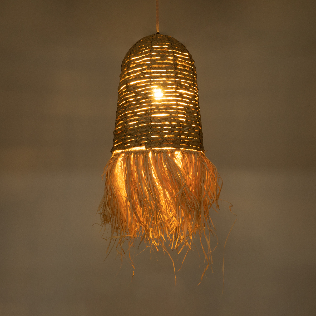 GloboStar® PORTOFERRAIO 02170 Boho Κρεμαστό Φωτιστικό Πλέγμα Μονόφωτο 1 x E27 IP20 Μπεζ Ράφια - Μ30 x Π30 x Υ70cm