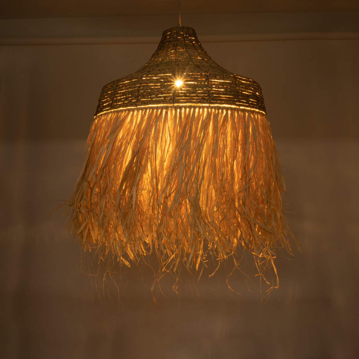 GloboStar® PORTOFERRAIO 02186 Boho Κρεμαστό Φωτιστικό Πλέγμα Μονόφωτο 1 x E27 IP20 Μπεζ Ράφια - Μ80 x Π80 x Υ120cm