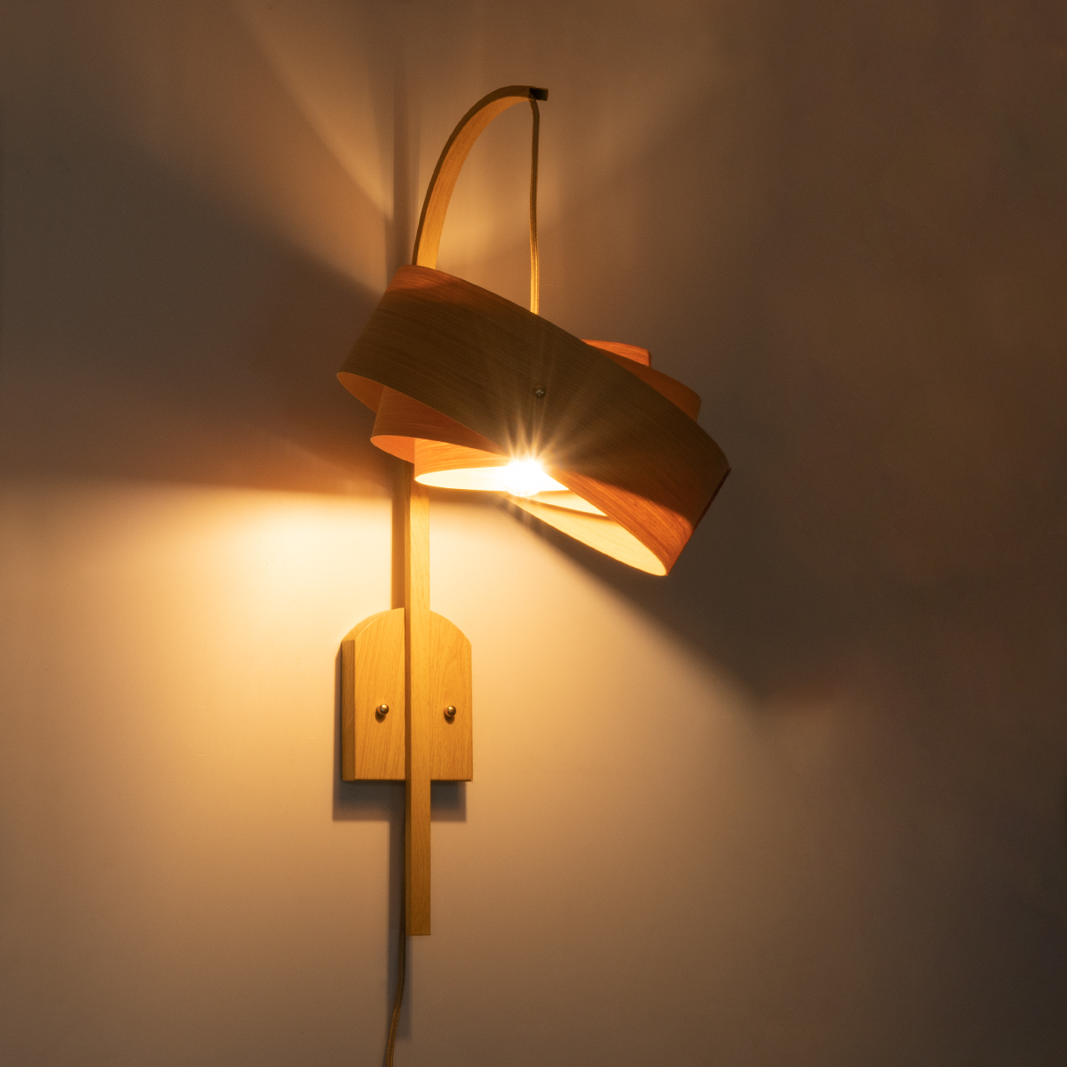 GloboStar® KALAMA 02223 Boho Επιτοίχιο Φωτιστικό Απλίκα Μονόφωτο 1 x E27 IP20 Μπεζ Ξύλο - Μ30 x Π40 x Υ70cm