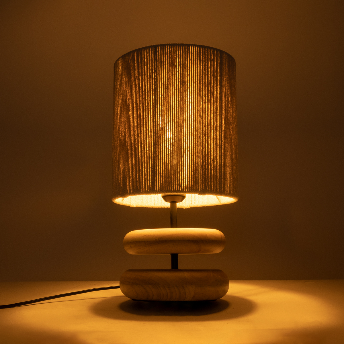 GloboStar® TUVALU 02236 Boho Επιτραπέζιο Φωτιστικό Μονόφωτο 1 x E27 IP20 Καφέ Ξύλο με Μπεζ Νήμα - Μ22 x Π22 x Υ42cm