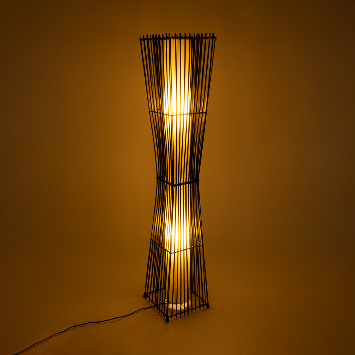 GloboStar® PALMA 02274 Boho Επιδαπέδιο Φωτιστικό Δίφωτο 2 x E27 IP20 Μαύρο Ξύλο με Μπεζ Ύφασμα - Μ25 x Π25 x Υ140cm