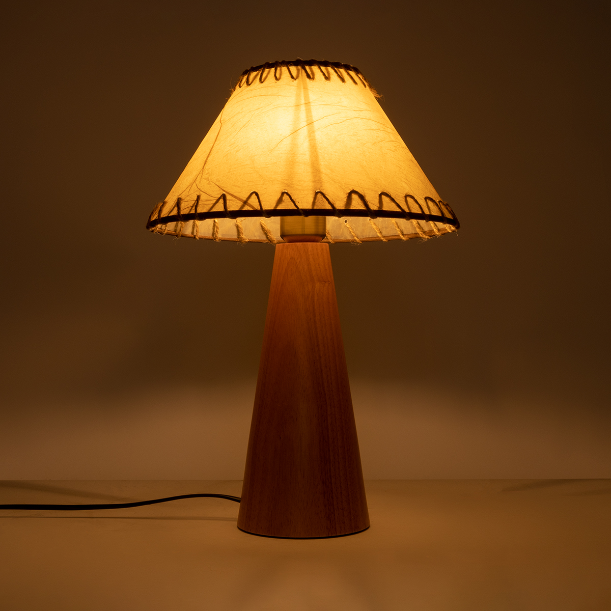 GloboStar® MASPALOMAS 02291 Boho Επιτραπέζιο Φωτιστικό Μονόφωτο 1 x E27 AC220-240V IP20 - Φ30 x Υ45cm - Μπεζ Ξύλινο Καμπάνα