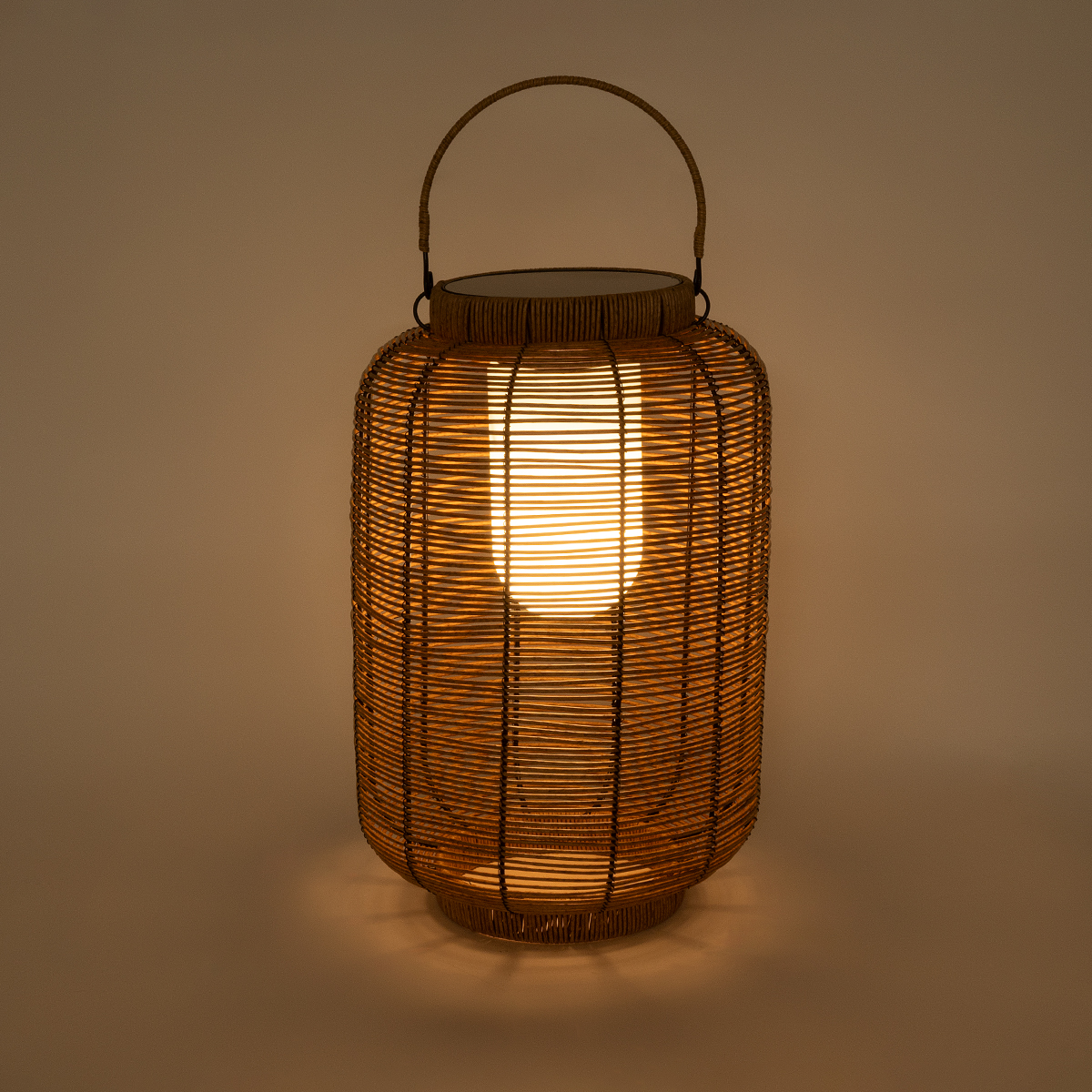 GloboStar® GRAMBIAN 02304 Boho Αυτόνομο Ηλιακό Κρεμαστό/Επιτραπέζιο Φωτιστικό Φαναράκι LED SMD 5W 200lm - Φ30 x Υ48cm - με Ενσωματωμένη Μπαταρία 600mAh - Φωτοβολταϊκό Πάνελ και Αισθητήρα Ημέρας-Νύχτας με Ασύρματο Χειριστήριο IR Μπεζ Μπαμπού Αδιάβροχο IP65