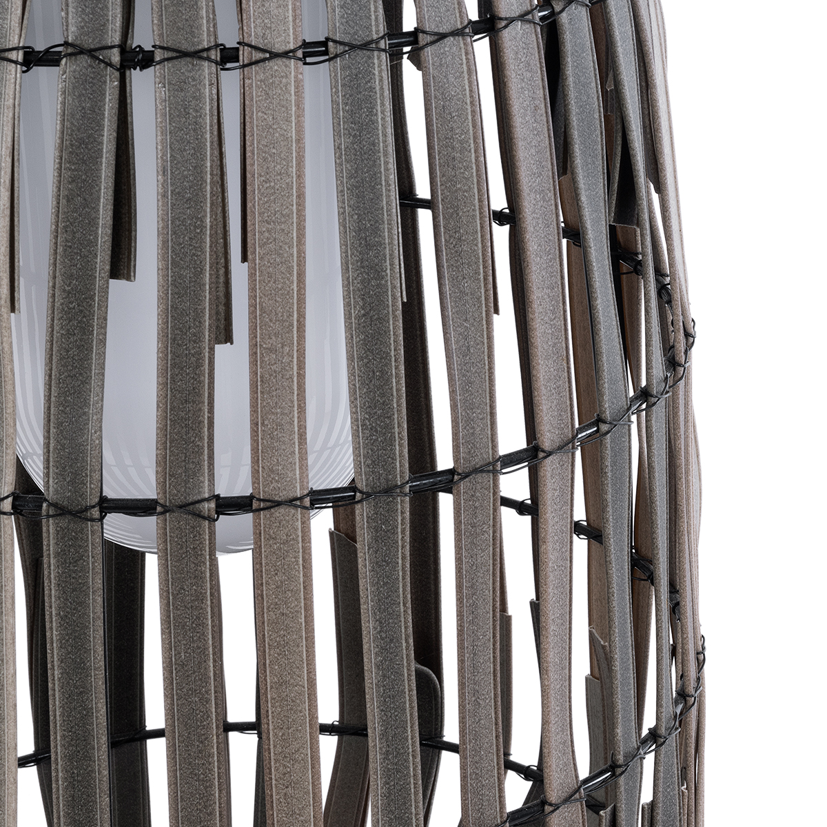 GloboStar® NETLEY 02306 Boho Αυτόνομο Ηλιακό Κρεμαστό/Επιτραπέζιο Φωτιστικό Φαναράκι LED SMD 5W 200lm - Φ30 x Υ50cm - με Ενσωματωμένη Μπαταρία 600mAh - Φωτοβολταϊκό Πάνελ και Αισθητήρα Ημέρας-Νύχτας με Ασύρματο Χειριστήριο IR Γκρι Μπαμπού Αδιάβροχο IP65 Θ