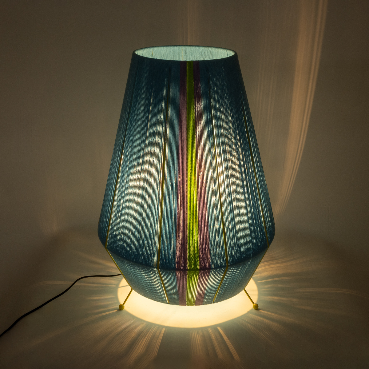 GloboStar® SALERNO 02333 Boho Επιδαπέδιο Φωτιστικό Μονόφωτο 1 x E27 IP20 Πολύχρωμο Νήμα - Μ50 x Π50 x Υ70cm