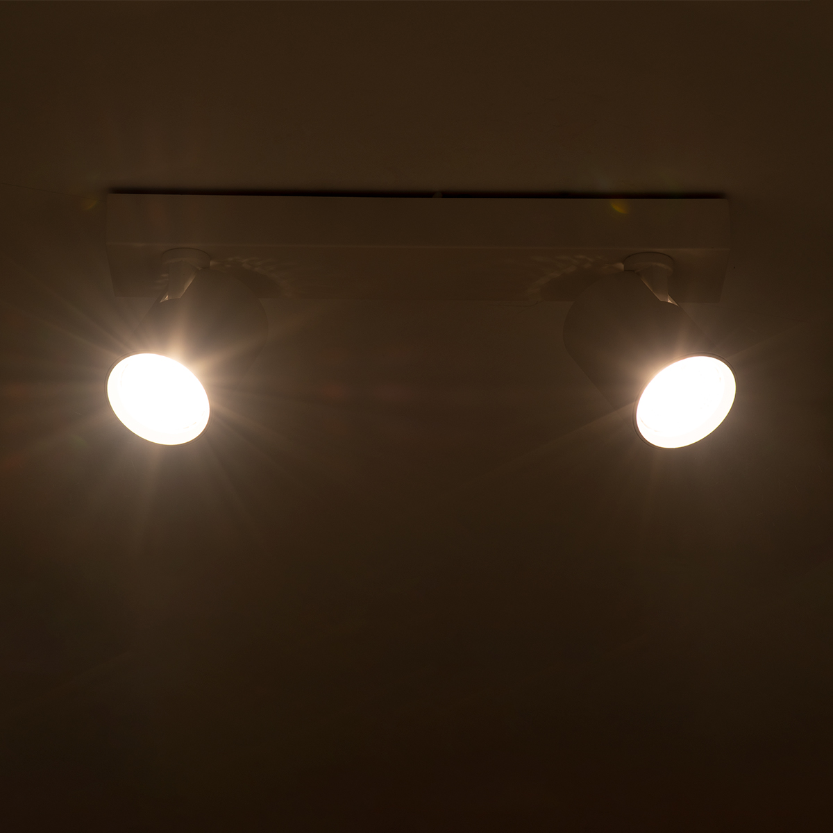GloboStar® LEONARDO 60347 Μοντέρνο Φωτιστικό Οροφής Ράγα με Κινούμενα Σποτ LED Spot Downlight 20W 2400lm 60° AC 220-240V IP20 Μ32 x Π7 x Υ11.8cm - Λευκό - Φυσικό Λευκό 4500K - Bridgelux COB - 5 Years Warranty