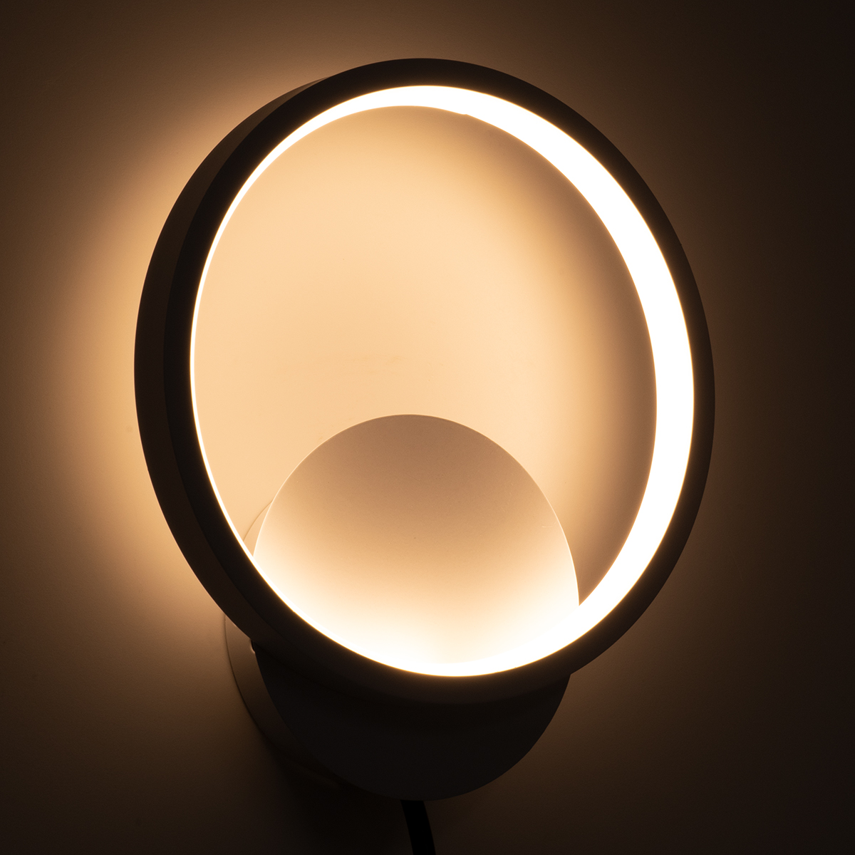 GloboStar® TED 61071 Φωτιστικό Τοίχου - Απλίκα Design LED CCT 9W 1080lm 300° AC 220-240V - Εναλλαγή Φωτισμού μέσω Διακόπτη On/Off All In One Ψυχρό 6000k+Φυσικό 4500k+Θερμό 2700k Μ20 x Π5.5 x Υ23cm - Λευκό