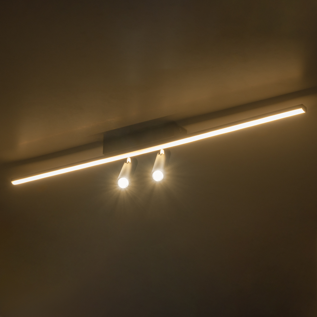 GLOBOSTAR® BARETTI 61226 Φωτιστικό Οροφής Linear Design LED CCT με Κινούμενα Σποτ LED Downlight 24W 2688lm 160° & 45° AC 220-240V IP20  - Εναλλαγή Φωτισμού μέσω Διακόπτη On/Off All In One Ψυχρό 6000k+Φυσικό 4500k+Θερμό 2700k - Μ80 x Π5.5 x Υ5 cm - Μαύ