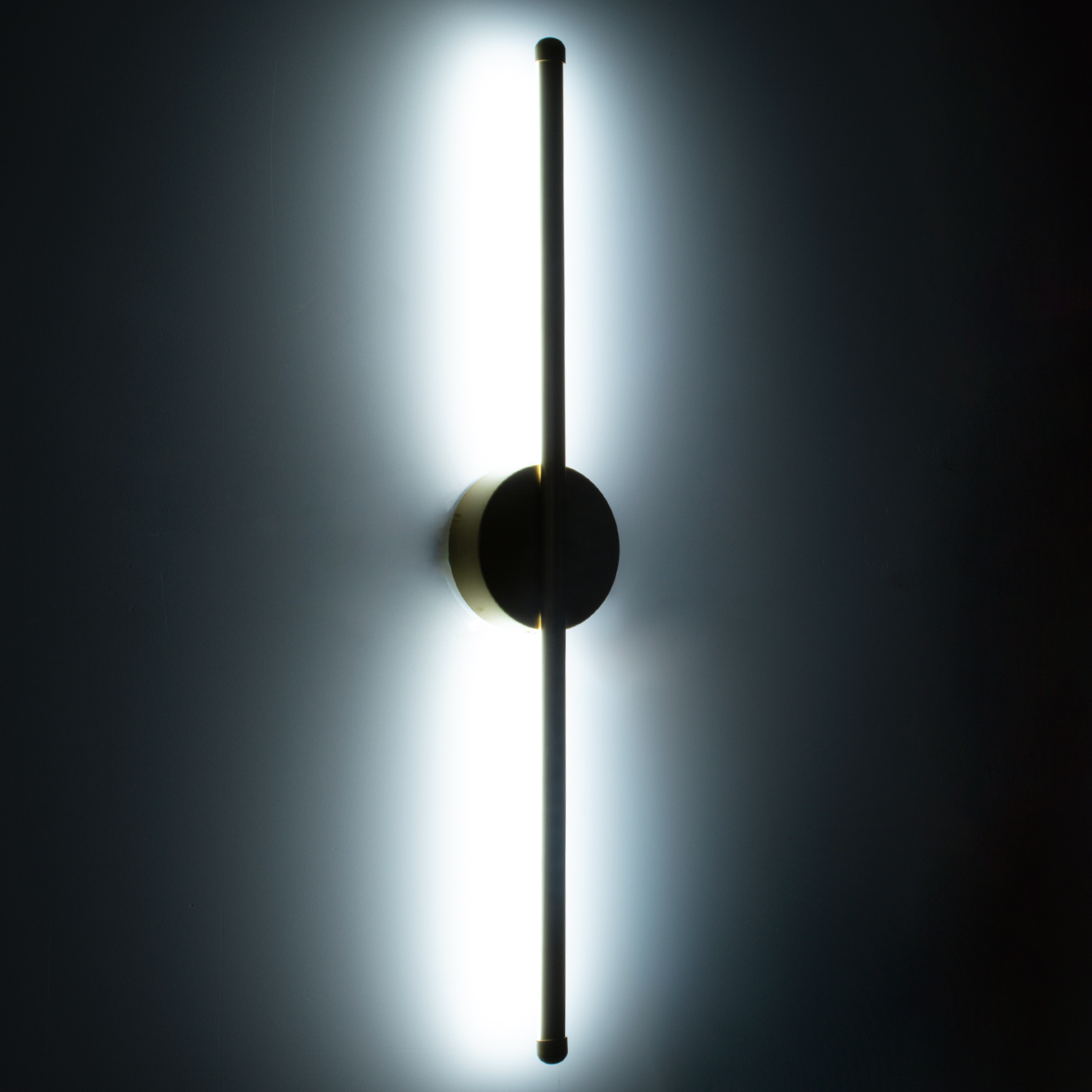 GloboStar® DIADEM 61329 Φωτιστικό Τοίχου - Απλίκα Design LED CCT 9W 1080lm 120° AC 220-240V - Εναλλαγή Φωτισμού μέσω Διακόπτη On/Off All In One Ψυχρό 6000k+Φυσικό 4500k+Θερμό 2700k Μ10 x Π4 x Υ60cm - Μαύρο - 3 Years Warranty