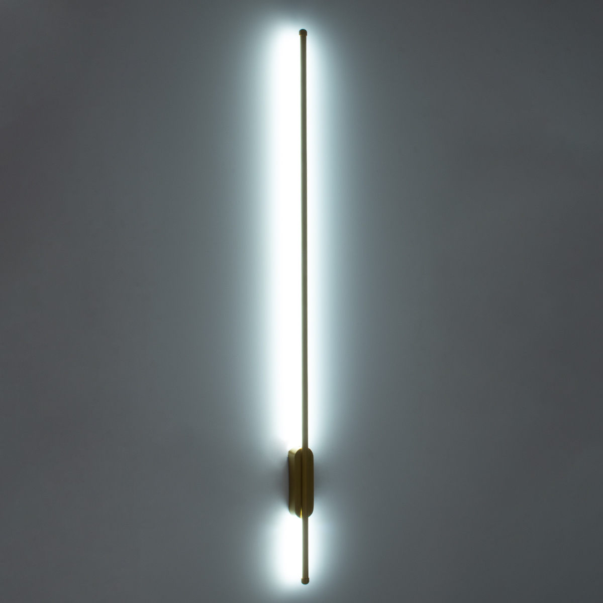 GloboStar® HARLEM 61336 Φωτιστικό Τοίχου - Απλίκα Design LED CCT 18W 2160lm 120° AC 220-240V - Εναλλαγή Φωτισμού μέσω Διακόπτη On/Off All In One Ψυχρό 6000k+Φυσικό 4500k+Θερμό 2700k Μ5 x Π4 x Υ120cm - Χρυσό - 3 Years Warranty