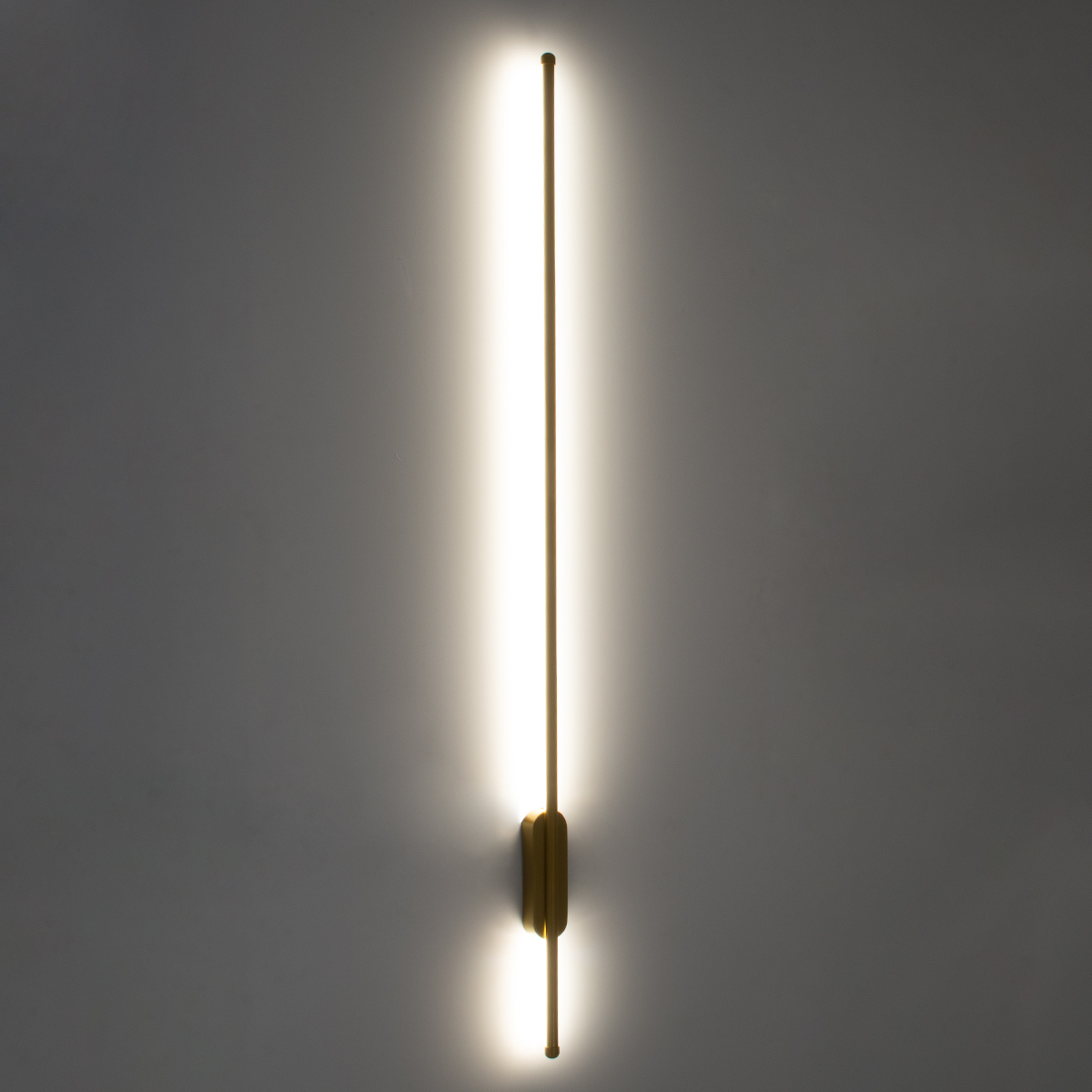 GloboStar® HARLEM 61336 Φωτιστικό Τοίχου - Απλίκα Design LED CCT 18W 2160lm 120° AC 220-240V - Εναλλαγή Φωτισμού μέσω Διακόπτη On/Off All In One Ψυχρό 6000k+Φυσικό 4500k+Θερμό 2700k Μ5 x Π4 x Υ120cm - Χρυσό - 3 Years Warranty