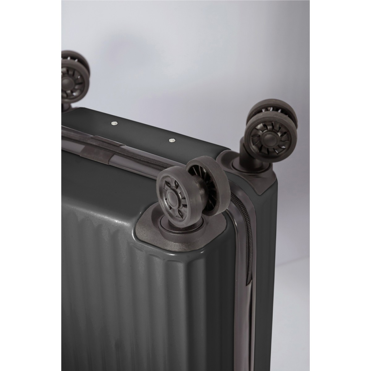 Βαλίτσα (underseat) BENZI Μαύρο BZ5785